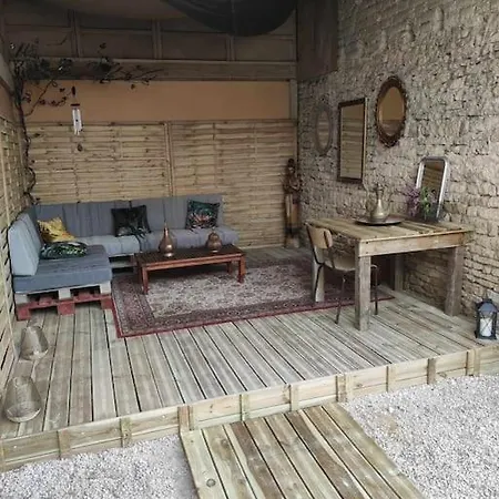 בית נופש Aux Alcoves Du La Rothière
